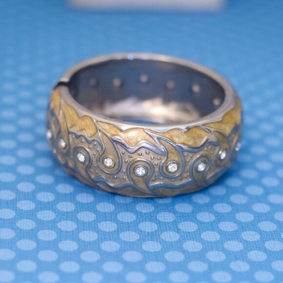 7 inch, Vintage Sea Waves Abstract Silver Tone Hinge Bangle - M34 - Picture 1 of 3